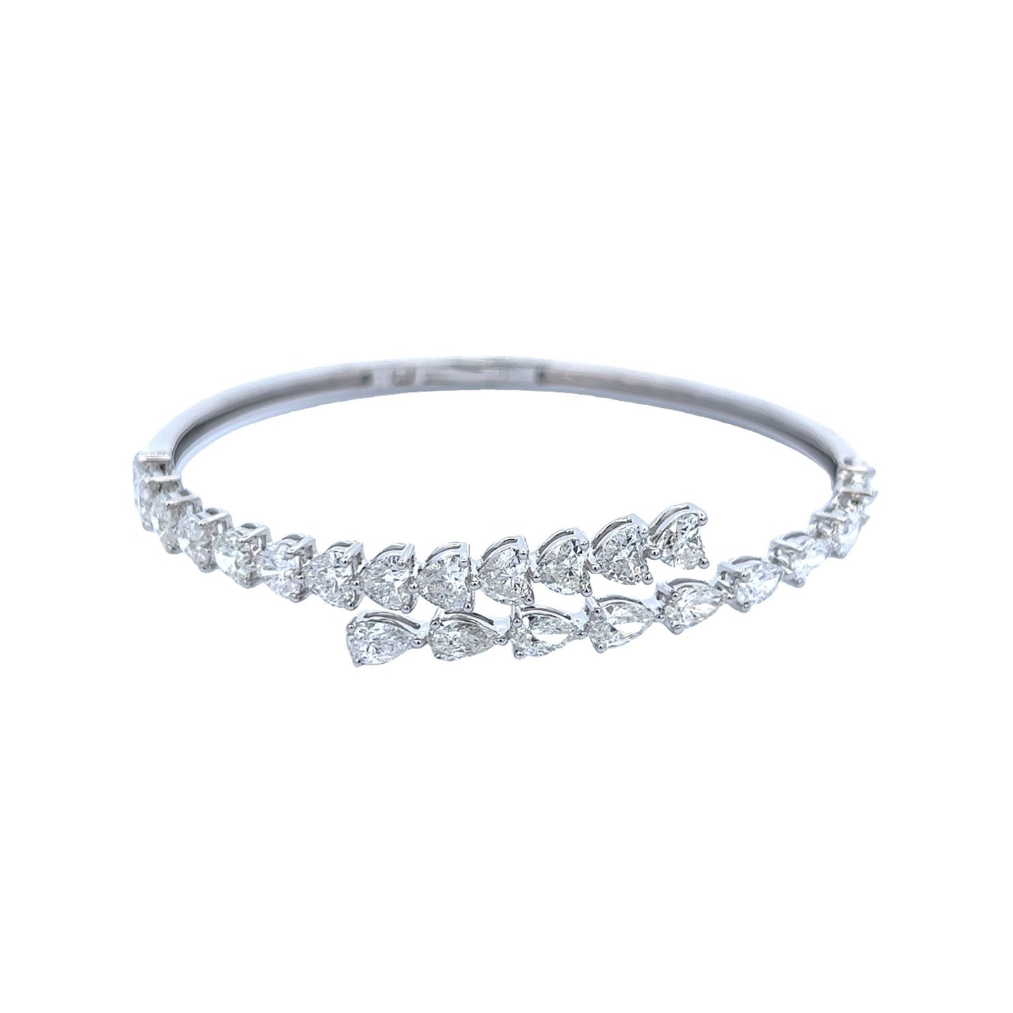 18k Wg 6.52 Heart and Pear Shape Diamond Overlap Bangle